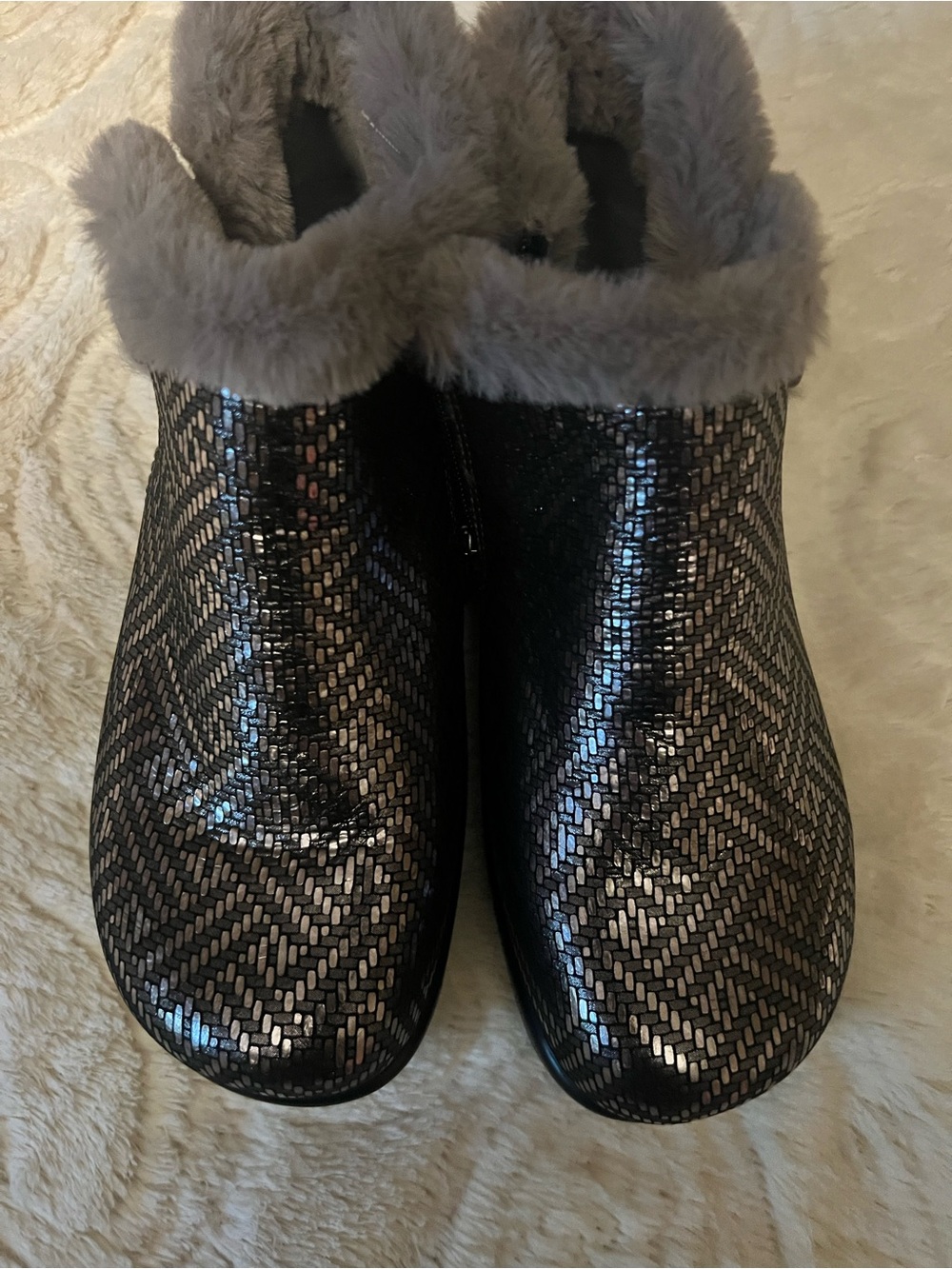 Alegria Meri boot pewter dazzler Metallic Black Woven Faux-Fur Clog Booties